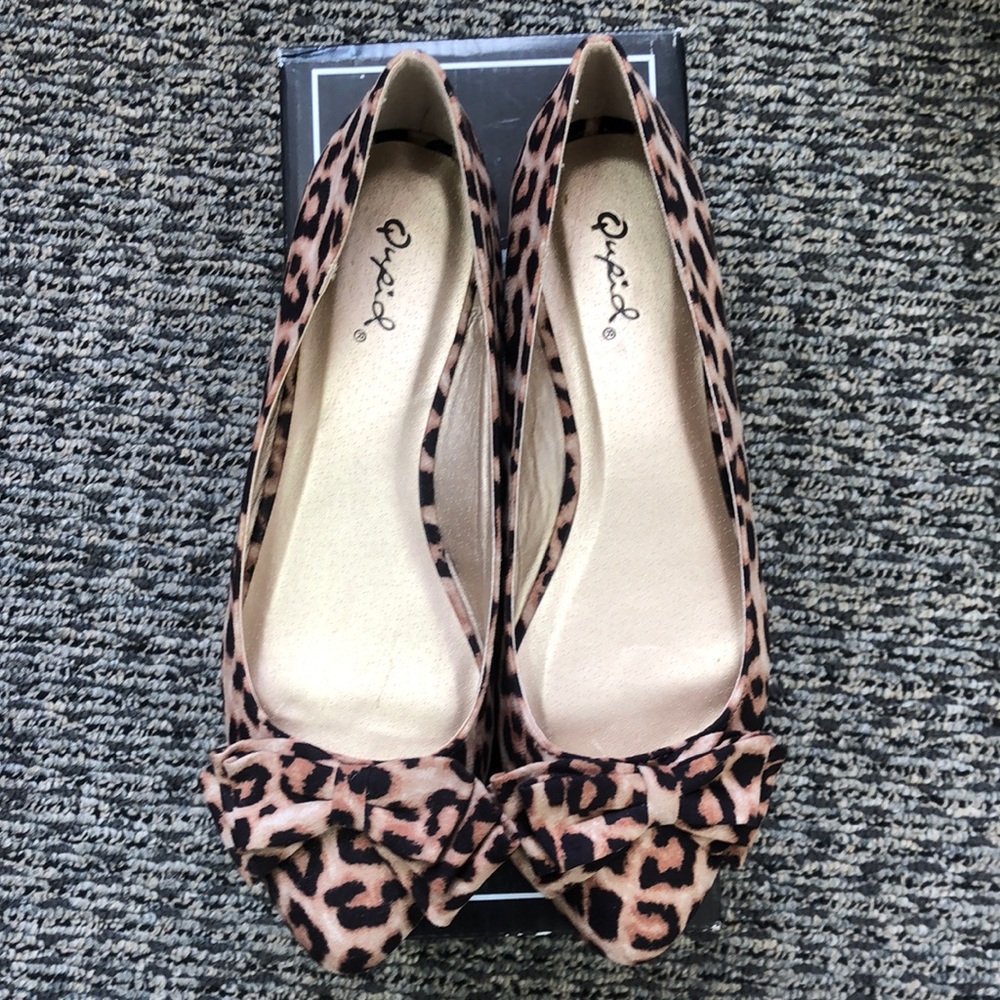 Qupid new in box camel  leopard suede flats